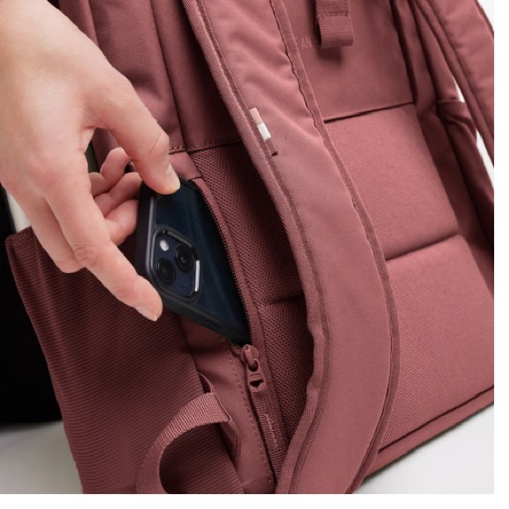 Got Bag Daypack Loop Backpack Waterproof Recycled LION FISH color Commuter NWT - Picture 5 of 13